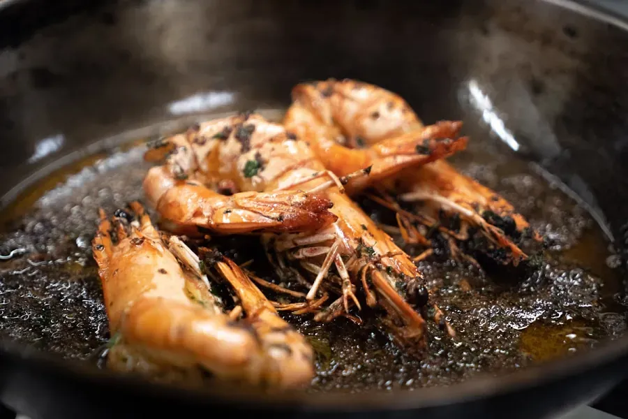 Arroz e massa de tamboril com gambas